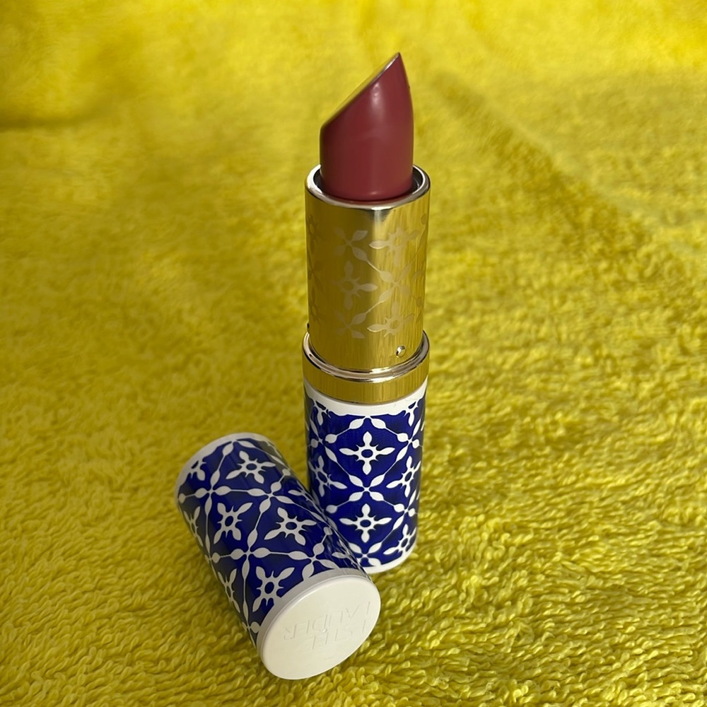 Estée Lauder lipstick